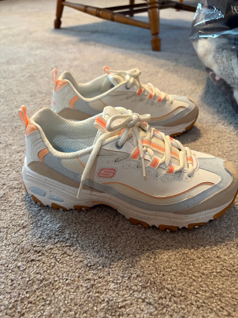 Skechers Cream and Peach Low-Top D'Lites Sneakers - Picture 3 of 6